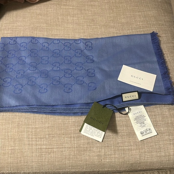 COPY - Authentic Wool Blend Gucci Scarf - Picture 2 of 5
